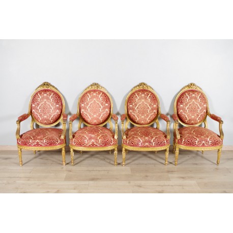 Четыре кресла в стиле Людовика XVI из позолоченного дерева