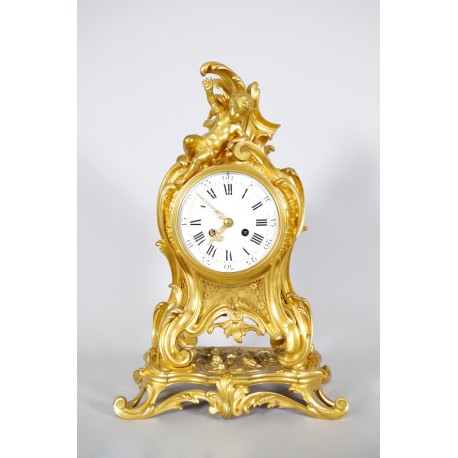 Часы из позолоченной бронзы в стиле Людовика XV