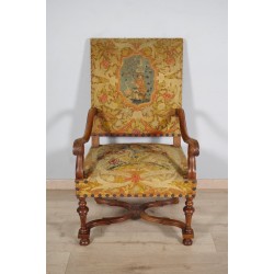 Небольшое кресло в стиле Людовика XIV
