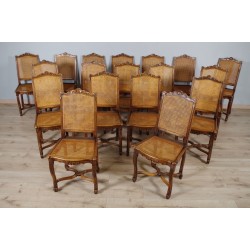 Восемнадцать стульев в стиле эпохи Регентства