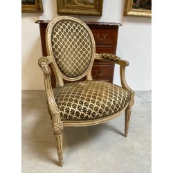 Лакированное кресло эпохи Людовика XVI