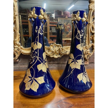 Paire de vases Art-Nouveau en porcelaine