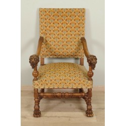 кресло в стиле Людовика XIII