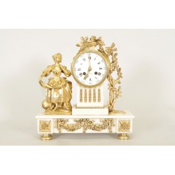 часы в стиле Людовика XVI из позолоченной бронзы