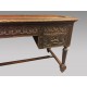 Плоский письменный стол в бретонском стиле